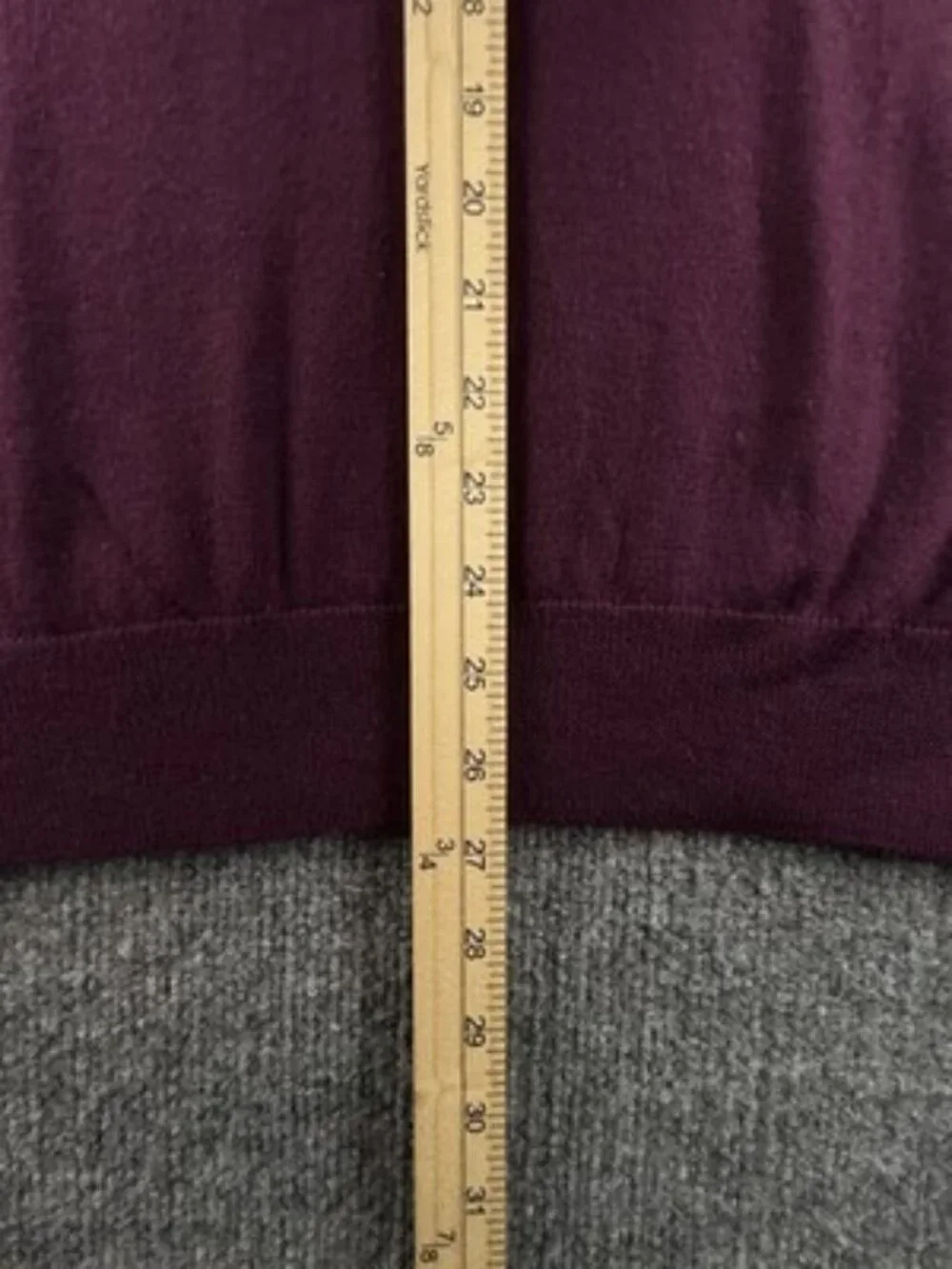 Fred Perry Wool Logo Medium Sweater Long Sleeve V-Neck Pullover Maroon Men Knit
